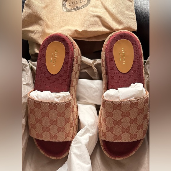 Gucci Women's Angelina Platform Slide Sandals GG Canvas burgundy Shoes